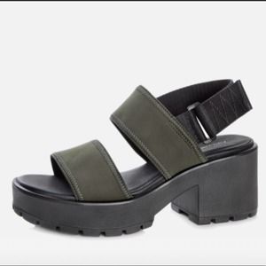 Vagabond | Dioon 90’s Platform Chunky Sandal Olive